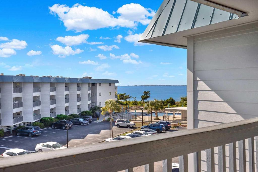 Savannah Beach & Racquet Club 303A, Tybee Island