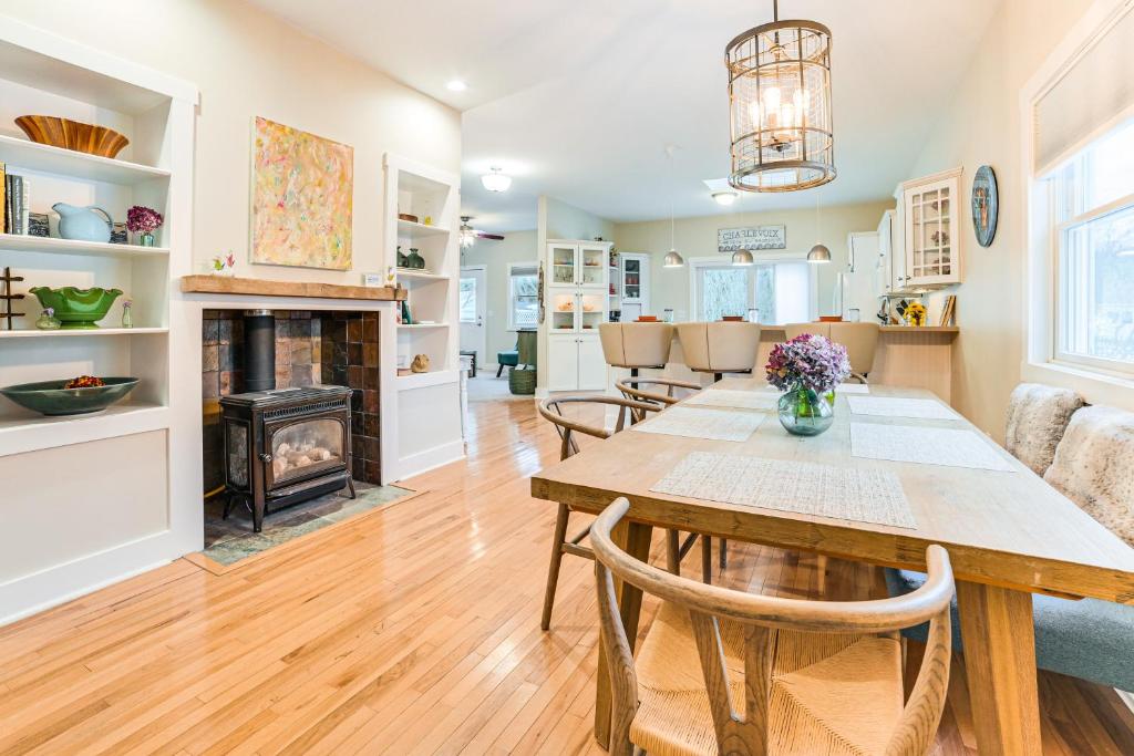 Ski, Shop, Explore Hidden Gem Near Lake Michigan!, Charlevoix