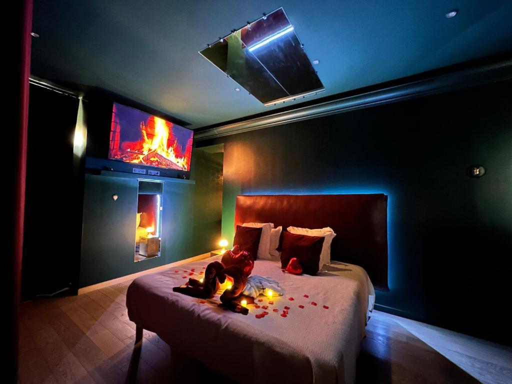 Mieuxqualhotel jacuzzi privatif Velvet Desire - 2