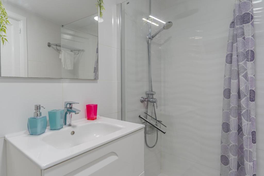 Malibu park studio with ocean views & heated pool - 5