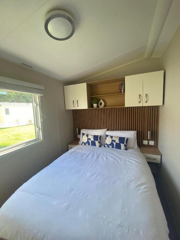 Pebbles Romney Sands, Greatstone