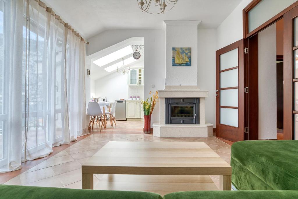 Beautiful Apt Anna with Sea View by MN Property - 2