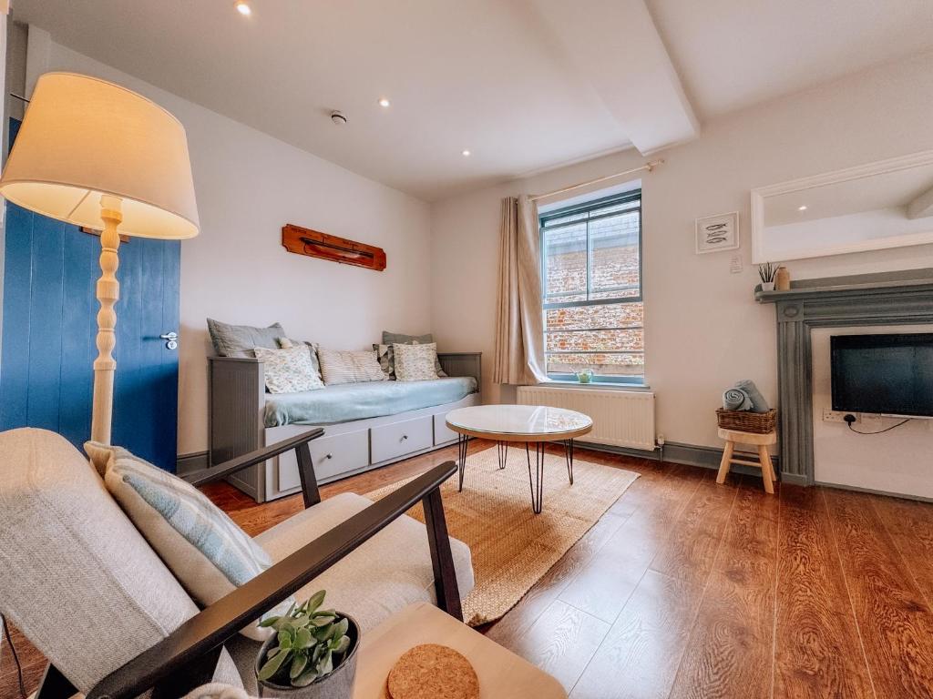Route 2 Apartments, Topsham - photo 2