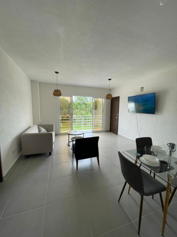 Apartment with 3 Bedrooms, AC, Pool and Clubhouse, Playa del Carmen
