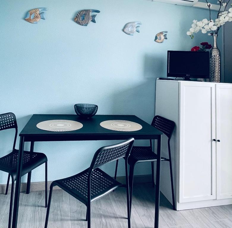 Seafront Apartment with air conditioner - 3