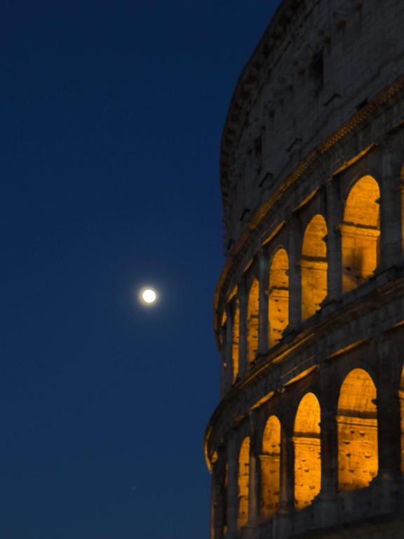 Colosseum Imperial Guest House - 3