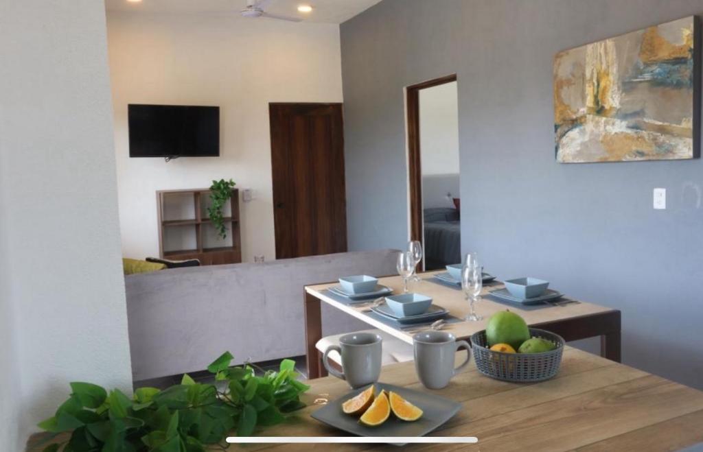 Tritón Apartment, ground floor and pool, Barra de Navidad