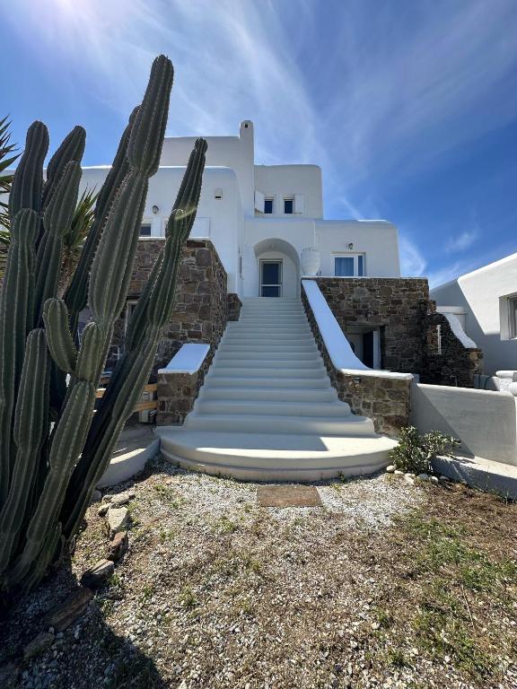 Myconian Villa -7 min Chora - center - 130sqm - 4people - 2 rooms - Secured Free Parking,- Elenas Hospitality -, Mykonos