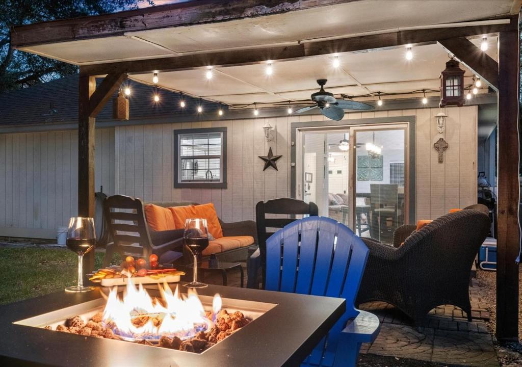 Larnie's Casa, Leander