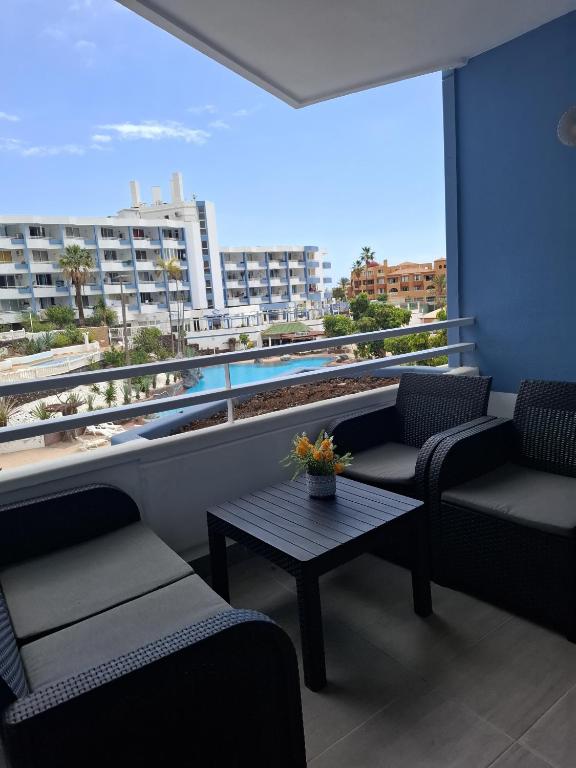 Flora apartment poolside view Green park - 1