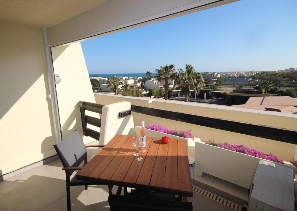 Coursive Port Nature 4, Vue Mer, Face au Waiki - Village Naturiste Cap D'Agde - 1