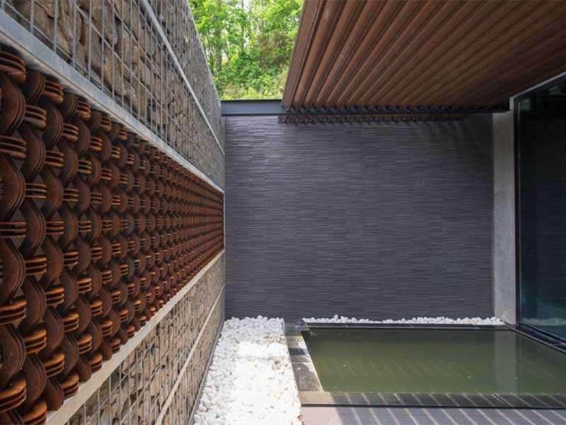 Open air bath
