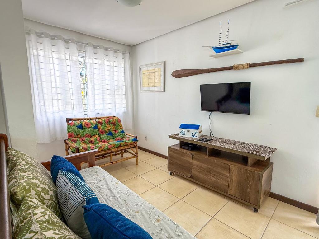 Shared lounge/TV area