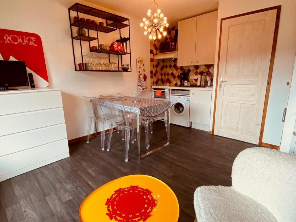 T2 centre village près pistes La Clusaz, balcon sud - FR-1-459-241 - 2