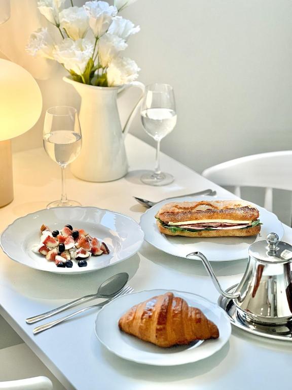 Hongdae station 7min, Designer house