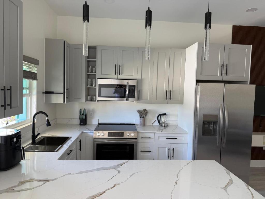 Cassia Nivas, West Bay