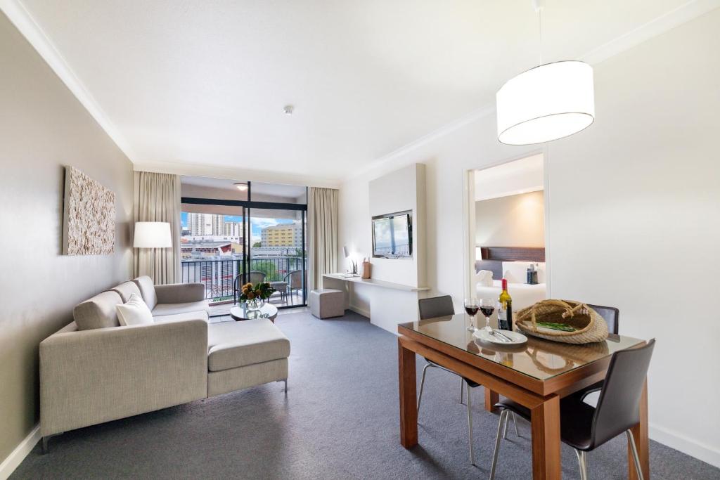 Darwin Harbourside Escape in Two Adjacent Rooms, Darwin