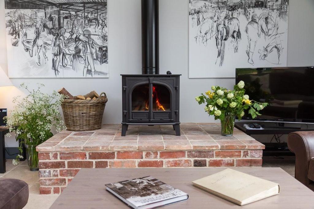 White's Ground, Child Okeford