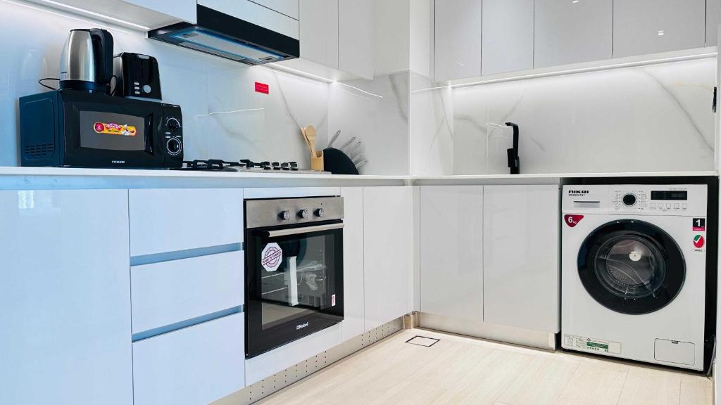 OYO HOME 1457 Premium 1bed Apartment In Jvc Bh, Dubaj