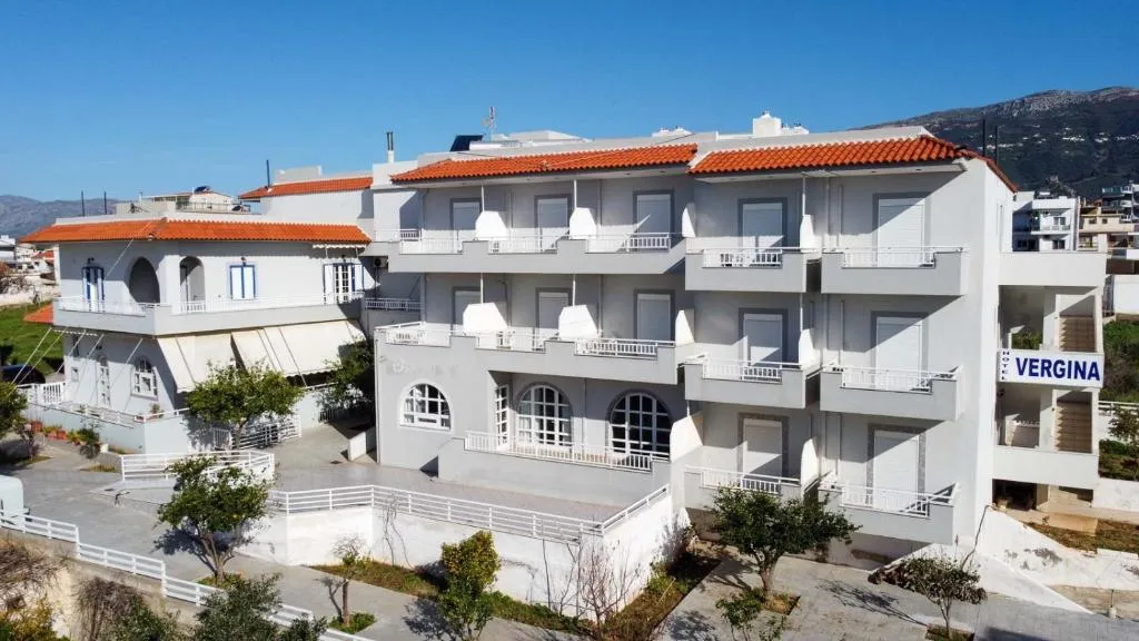 Ξενοδοχείο Βεργίνα, hotel in Oikonomiánika