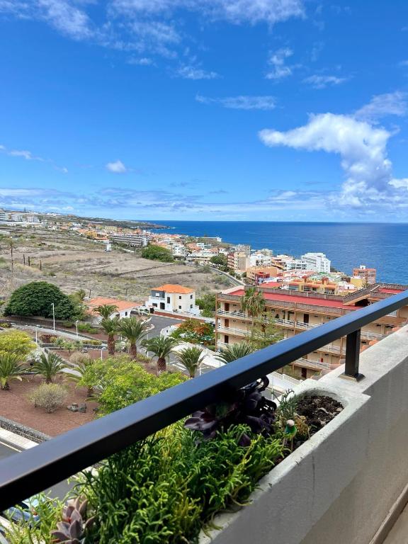 Pambnb - Chic Seaview Apartment with Gym & Kids Park, Bajamar