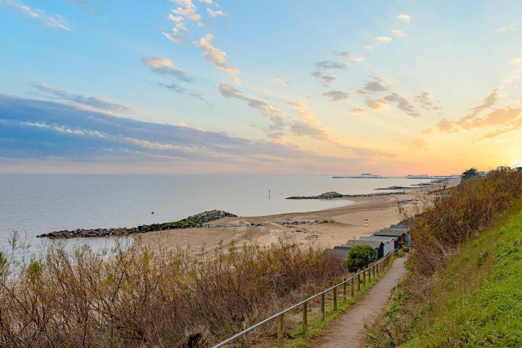 Coastal Charm In Clacton On Sea, Holland-on-Sea
