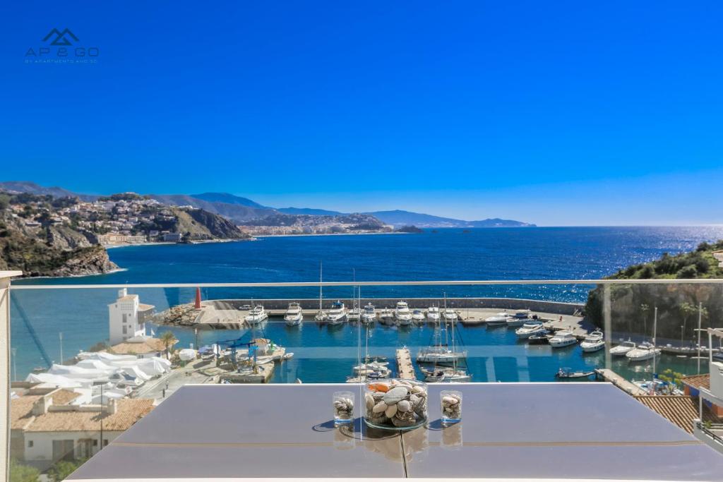 Icon Deluxe Marina Views - 2