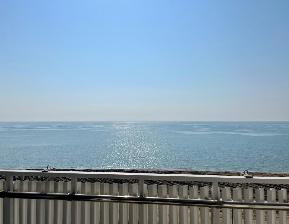 Stupenda vista mare, 10m dalla spiaggia, 8 piano e P privato - 3