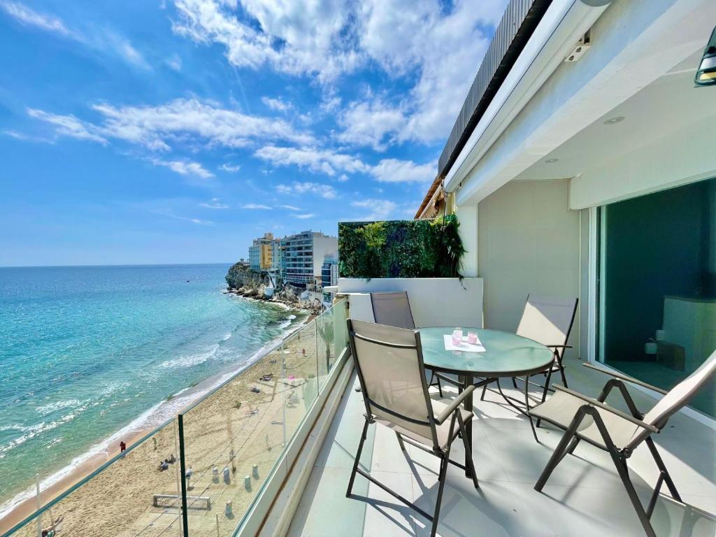 Emalco SeaFront Modern Apartment, Benidorm