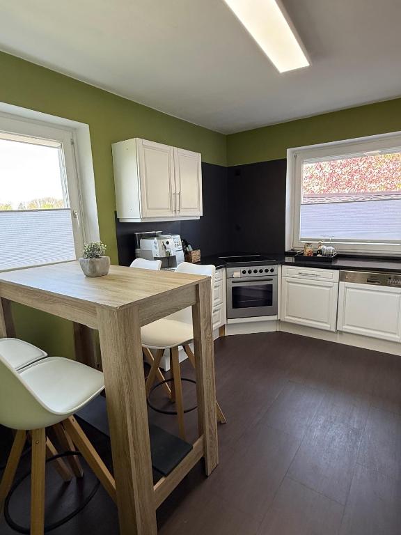 Wohnung im Grünen am Stadtrand, 50 m2, eigener Garten mit Terrasse, eigener Eingang, kostenloses Parken, Salcburk