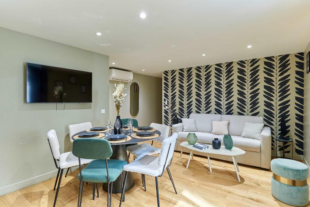Apartment Center of Paris by Studio prestige - 1