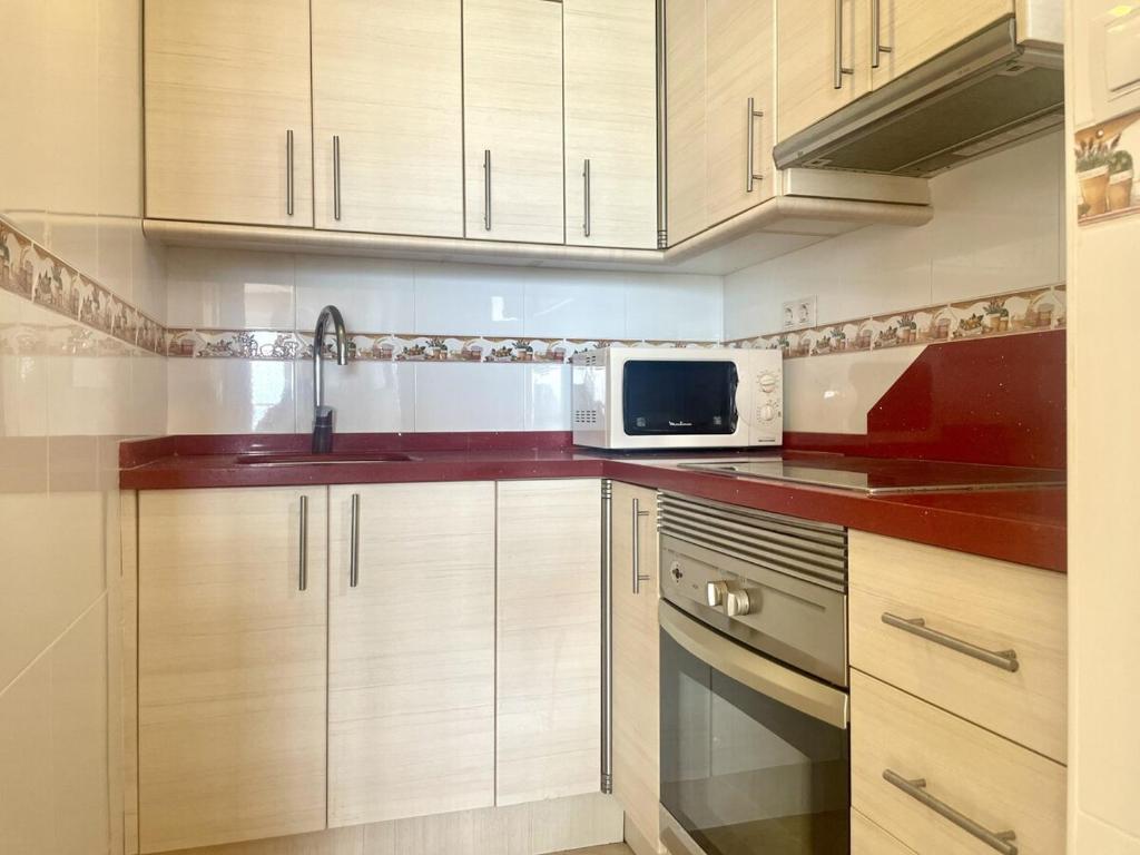 Apartamento en primera línea, Sea Front, Pool & Parking - 4
