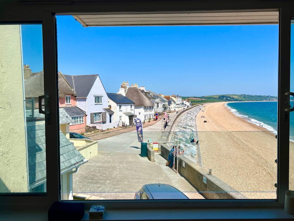 Beachfront Cottage With Sea Views & Coastal Walk, Torcross