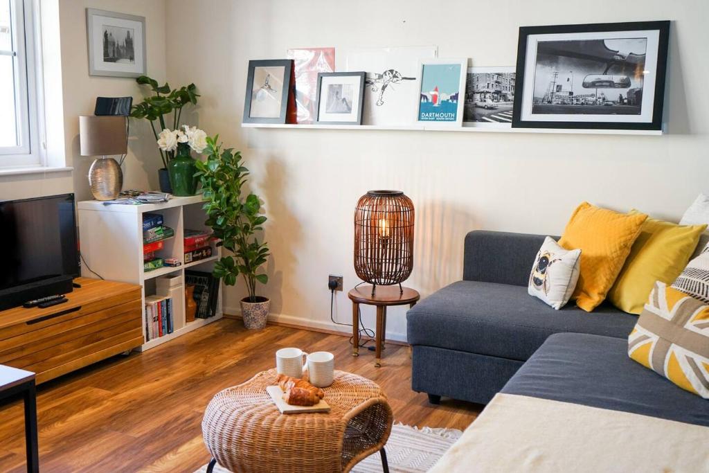 Cosmopolitan Totnes - A Charming Couples Retreat, Dean