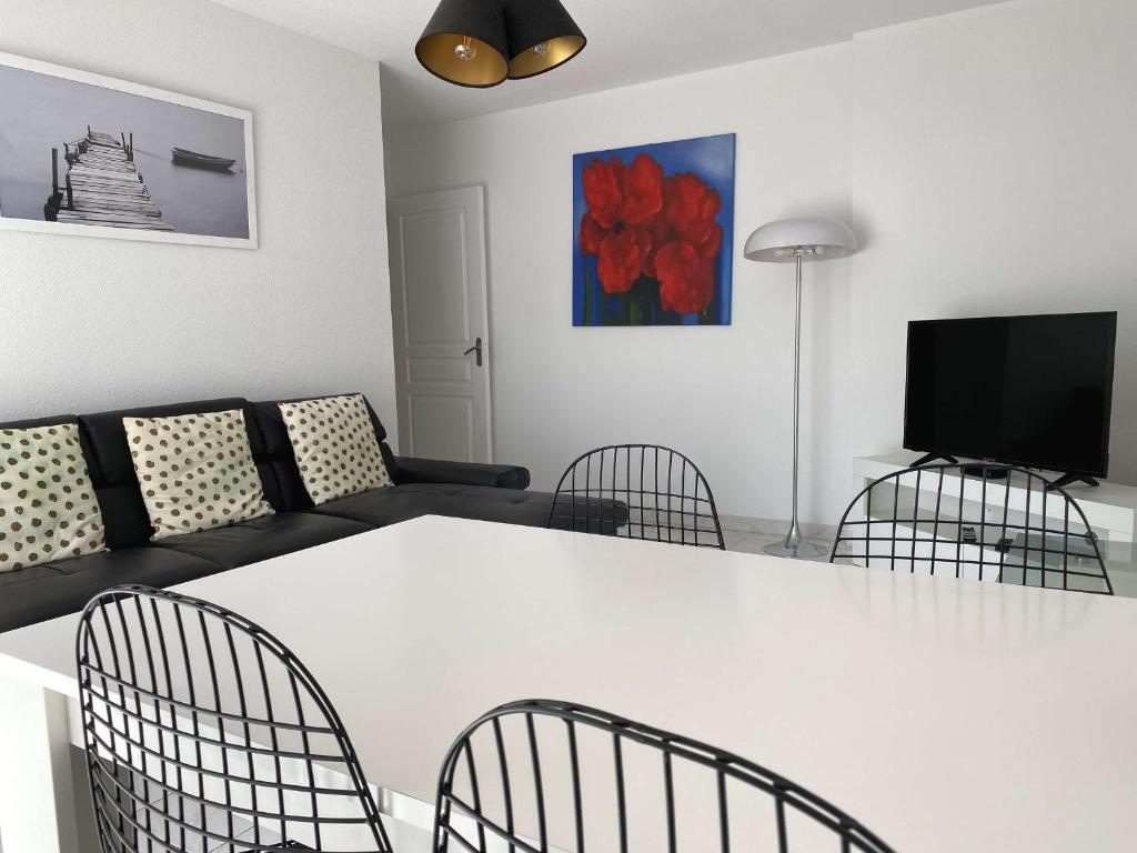 Bel Appartement T2 avec Terrasse et Garage à Balaruc-les-Bains - FR-1-553-269 - 3
