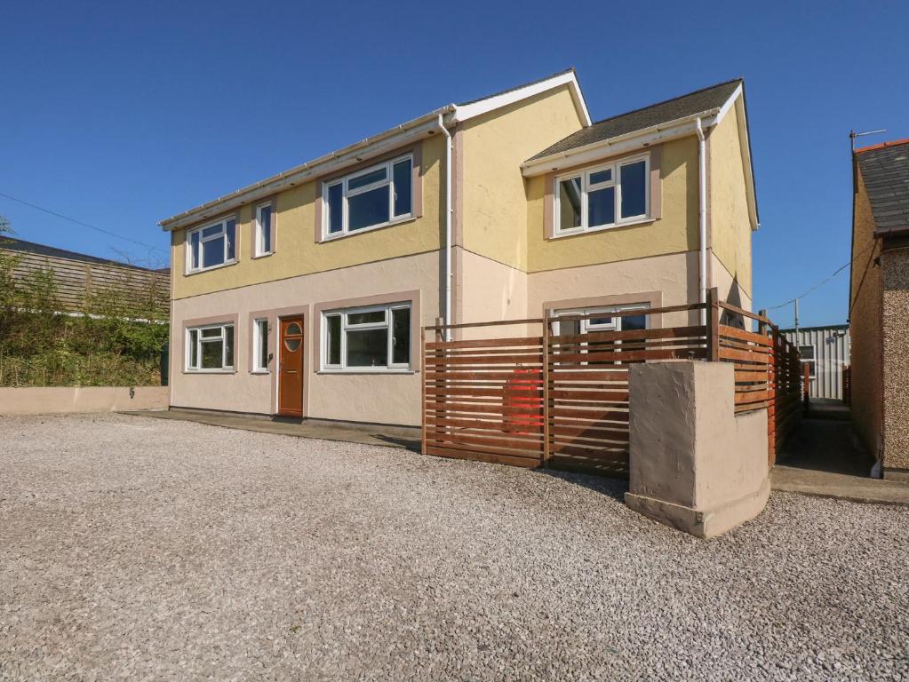 Criw Newydd, Pwllheli