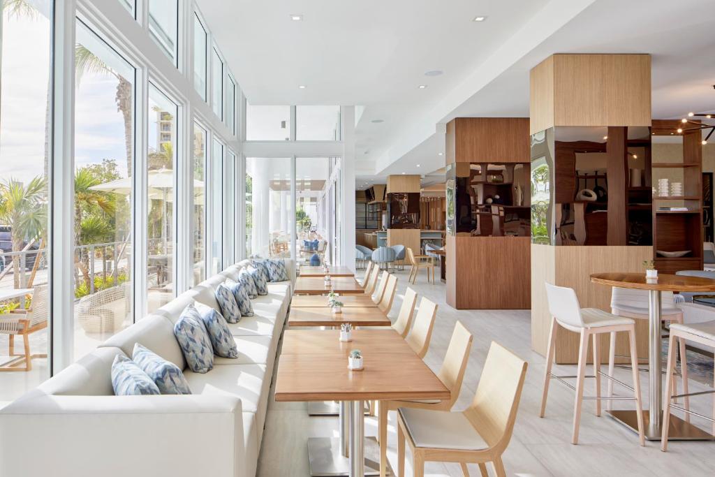 AC Hotel Fort Lauderdale Beach レストラン