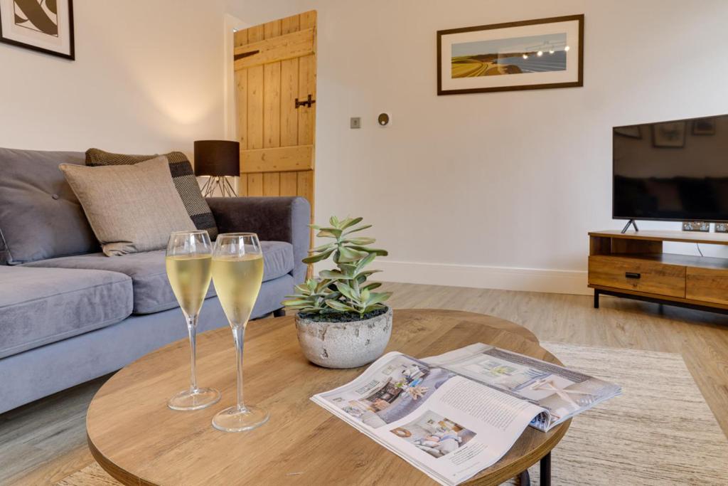 Beam End Snainton - Modern 2-bedroom Stone Cottage, Snainton