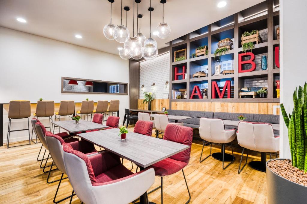 Shared lounge/TV area