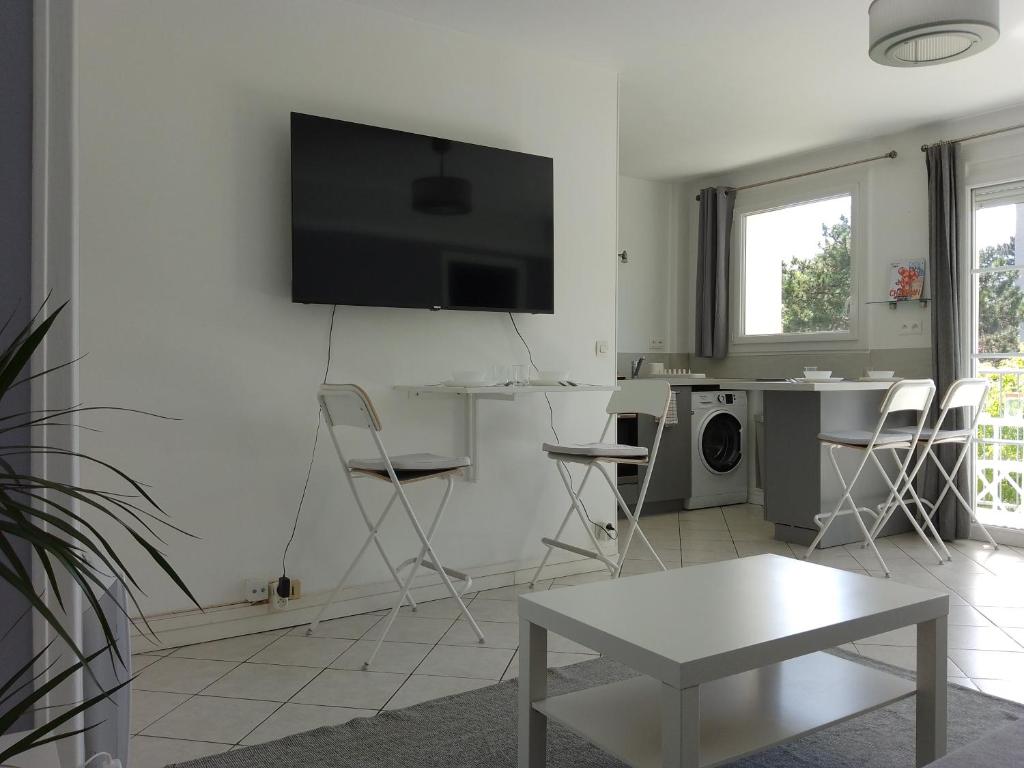 Downtown Apartment - 3
