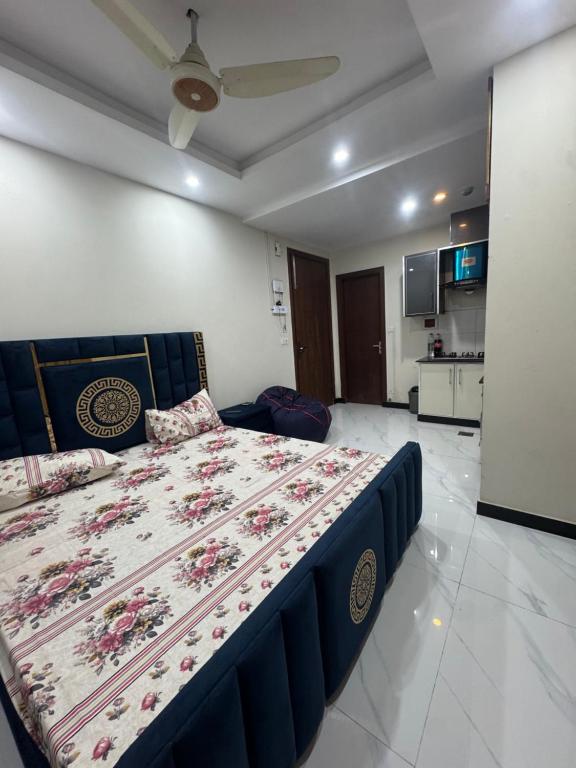 Building 148 Bahria Phase 4, Rávalpindí