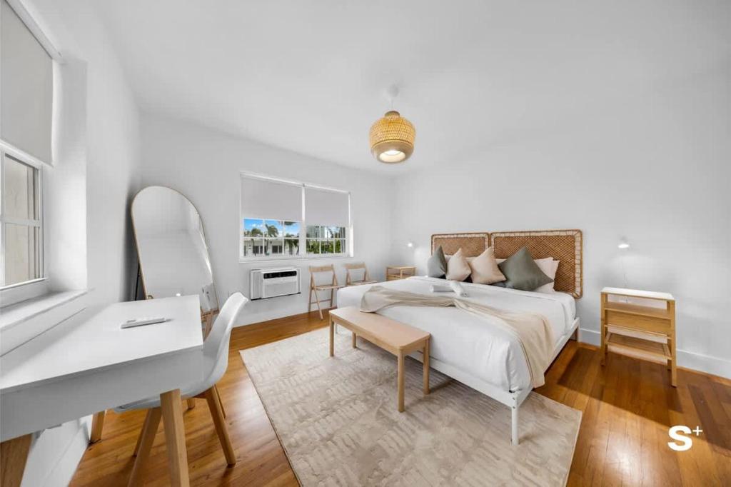 Modern 1-BD Beachside Apt with Free Parking, Miami Beach