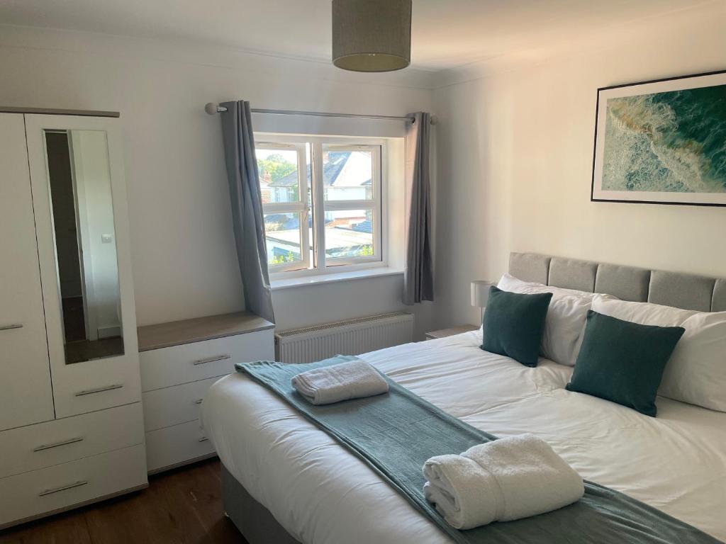 No 4 Cranborne - 2 bed 2 bath - Free Parking, Southampton