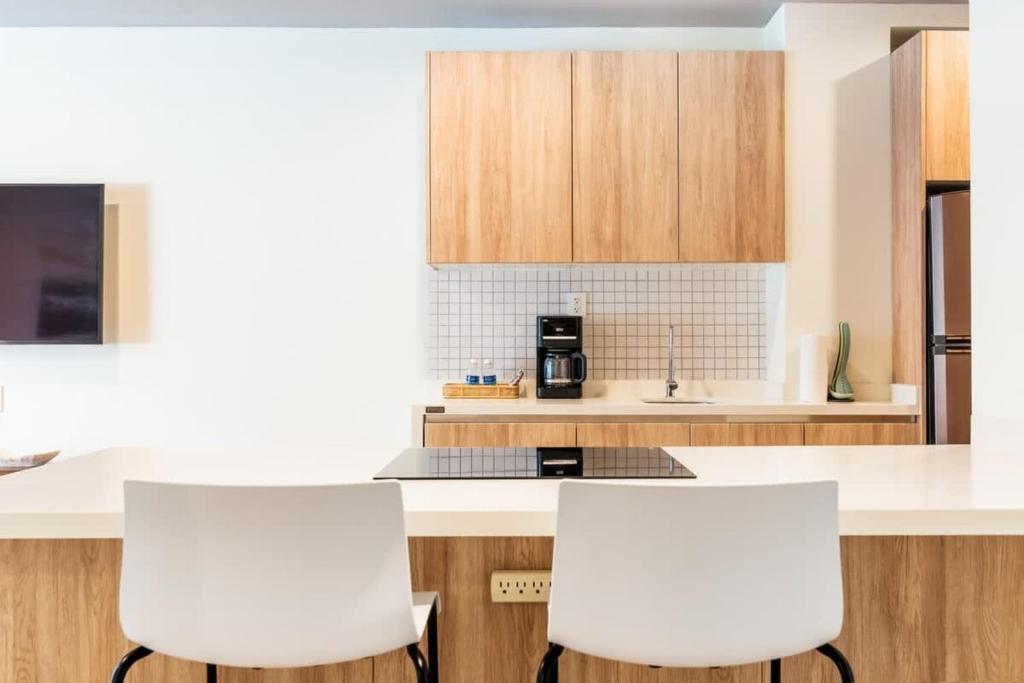 Luxury 1BR, 200m from the beach Rooftop Ocean View - 5