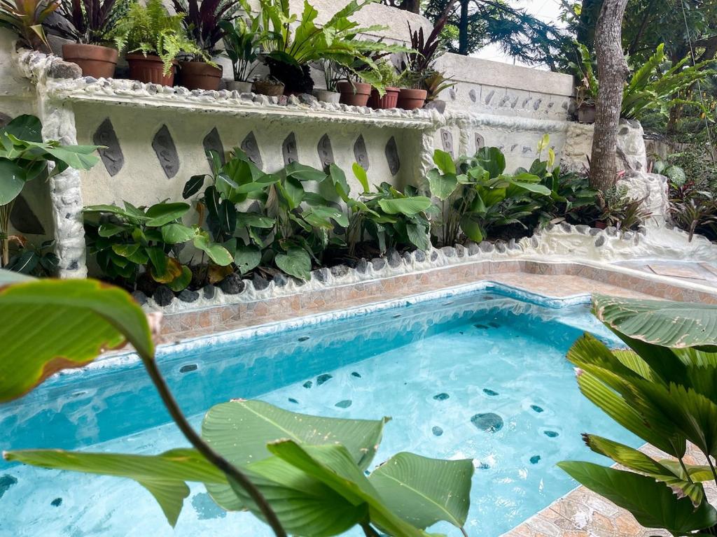 Spacious room in Tagaytay! Pool, Billiards, Netflx, Tagaytay