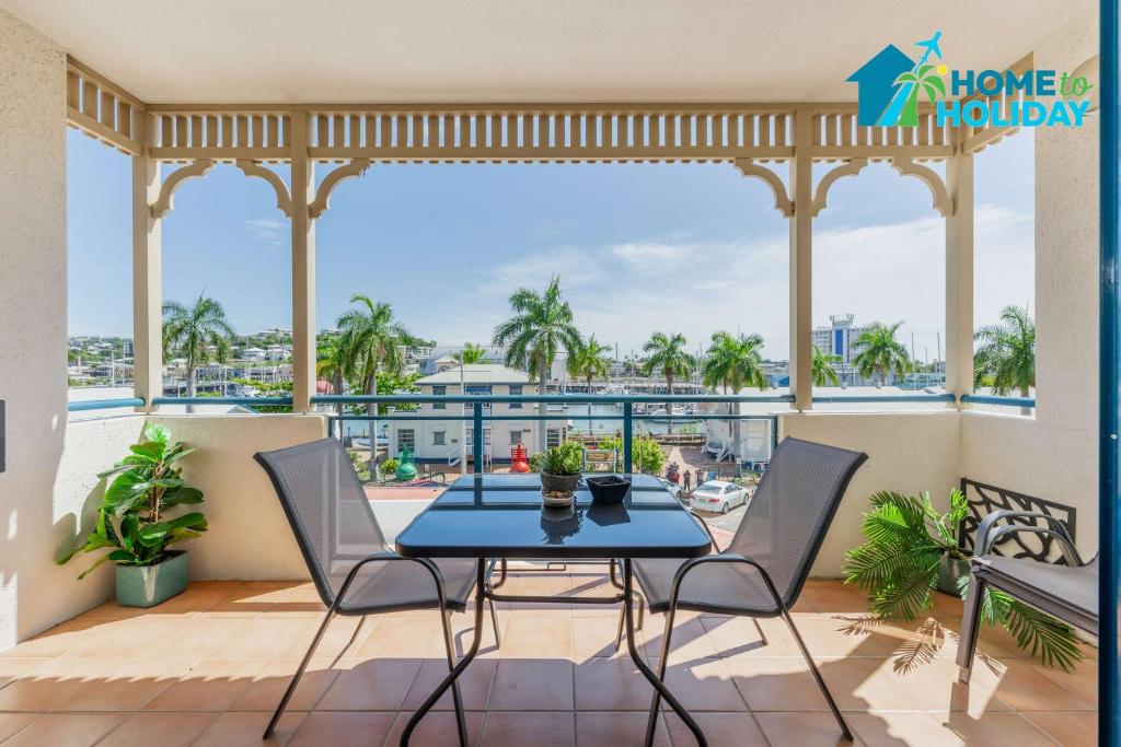 The Anchorage Escape Apartment - Steps away from City, Ferry and Stadium, Townsville