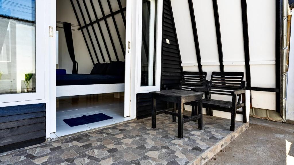 BEACH RESORT – Gili TRAWANGAN