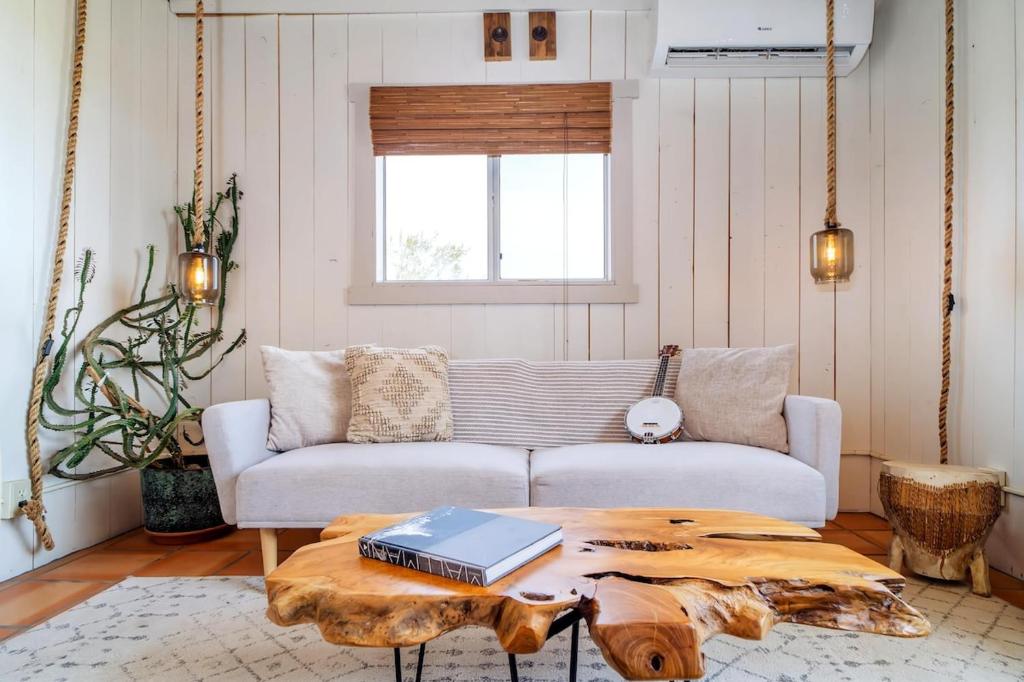 Joshua Tree House of Mercury, Joshua Tree