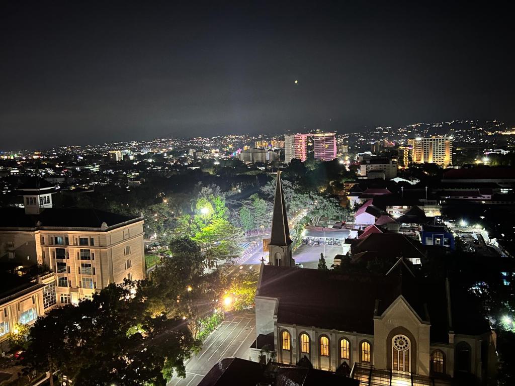 2BR Apt, El Royale Hotel, Braga, City Center, Bandung