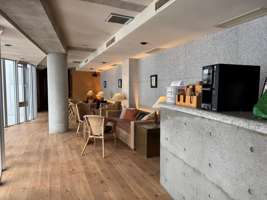 Shared lounge/TV area